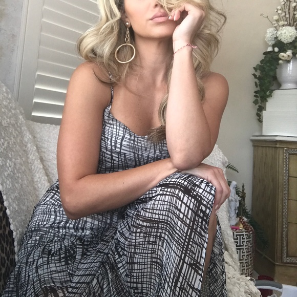 black and white ruffle dress - Picture 7 of 10